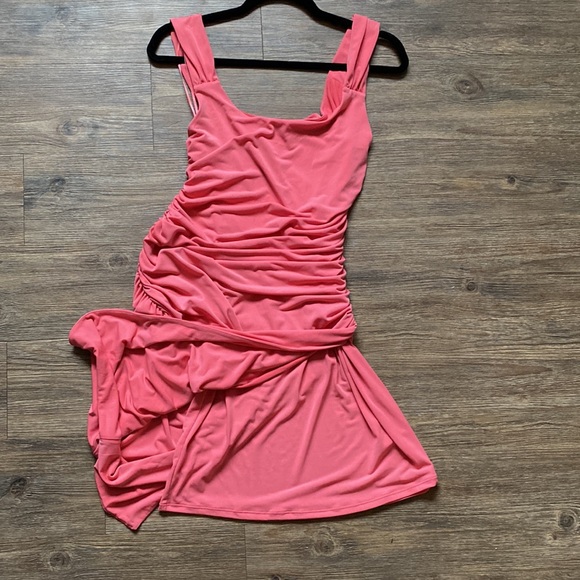 BEAUTIFUL peach Guess dress! - Picture 4 of 5